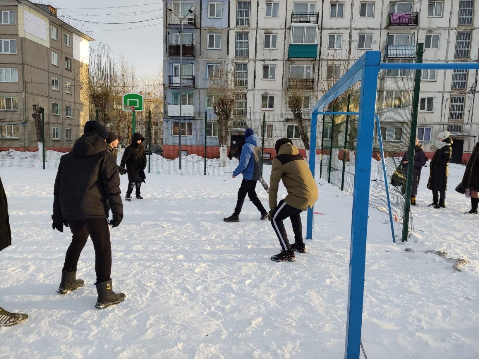 Соревнования по играм на свежем воздухе среди 8-х и 9-х классов..